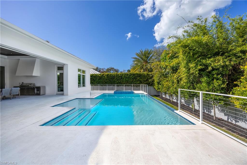 MOORINGS - Residential