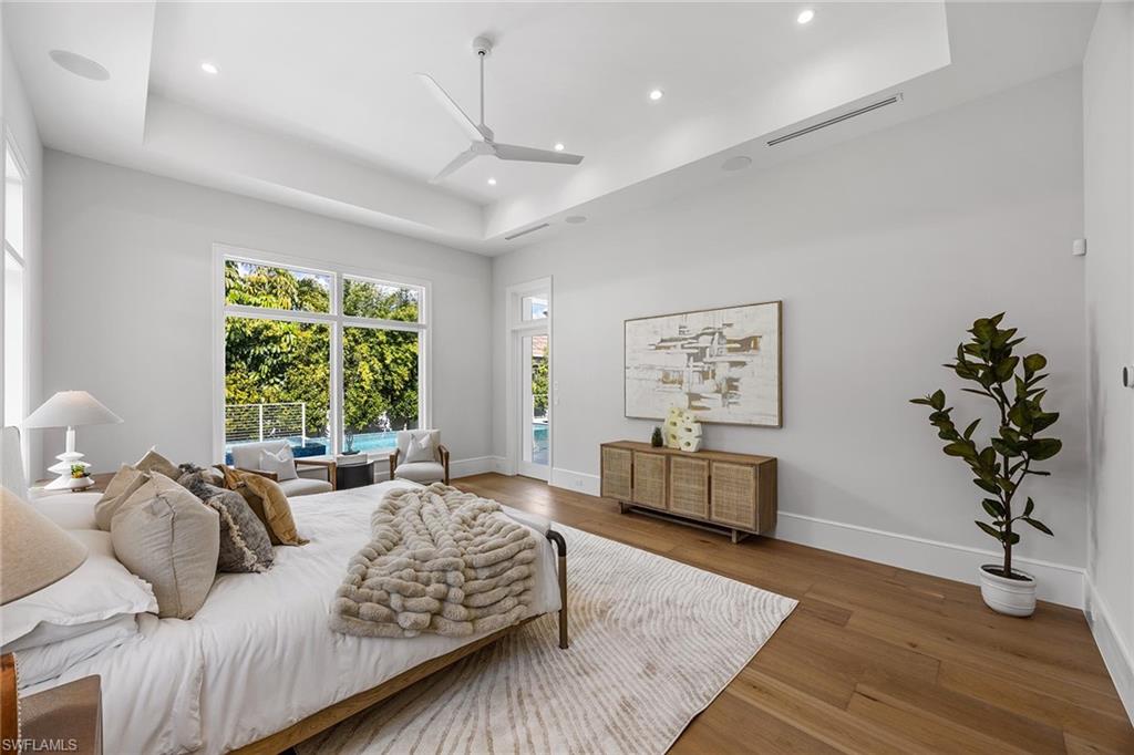 MOORINGS - Residential