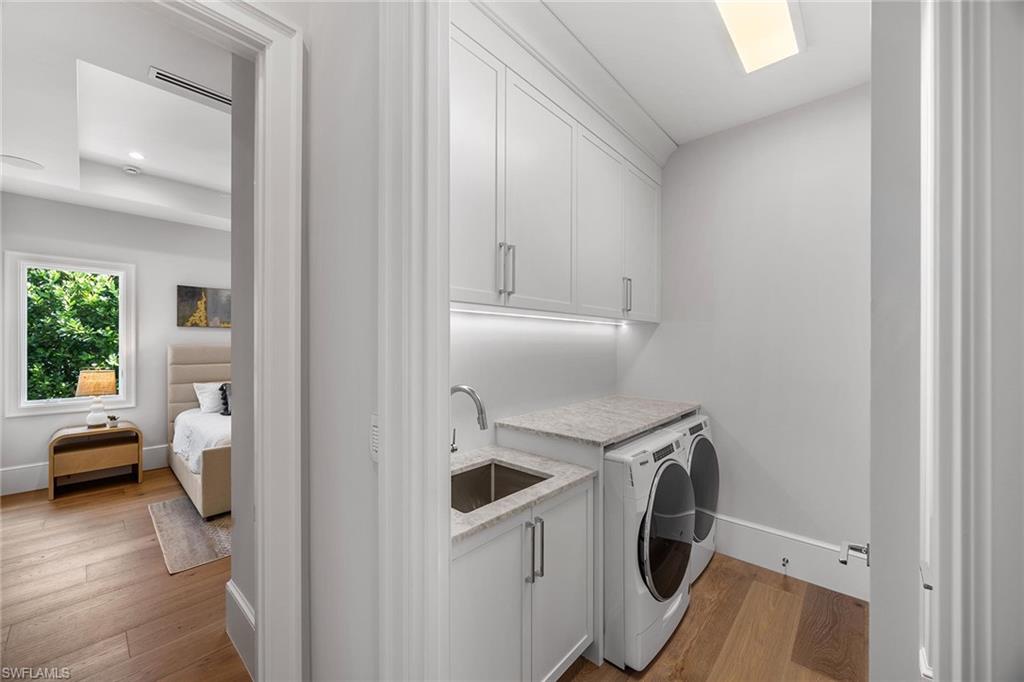 MOORINGS - Residential