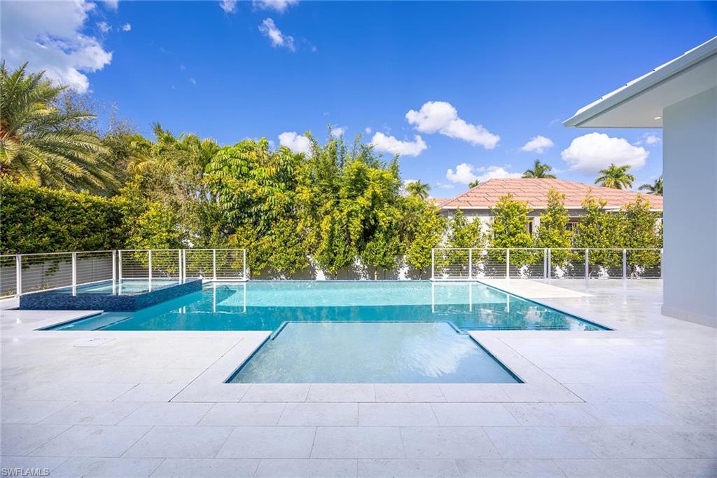 MOORINGS - Residential