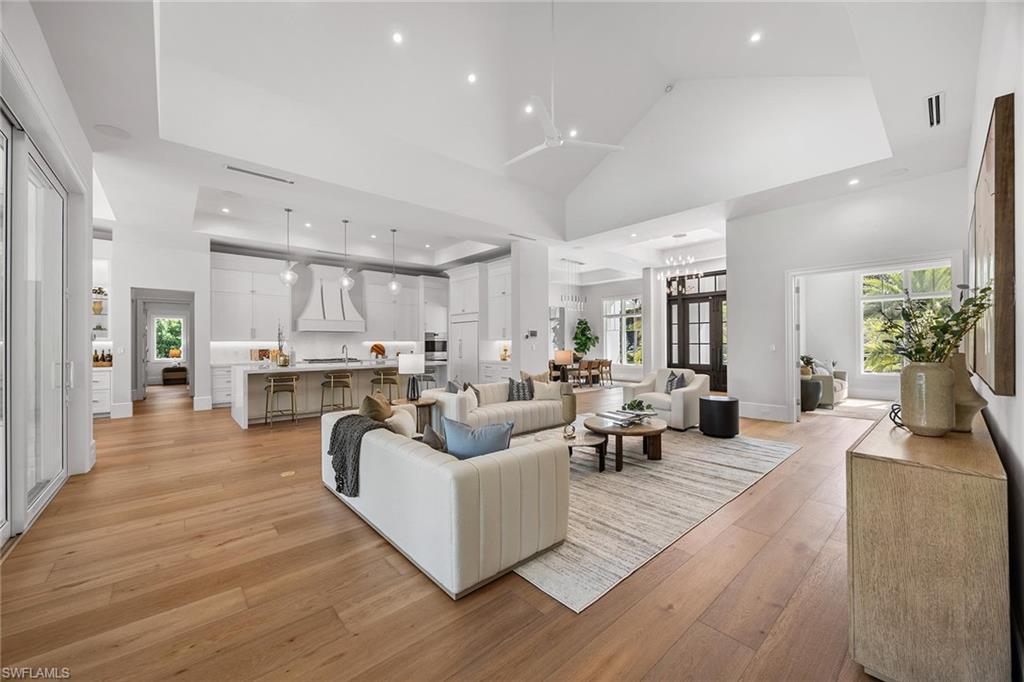 MOORINGS - Residential