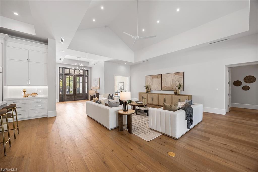 MOORINGS - Residential