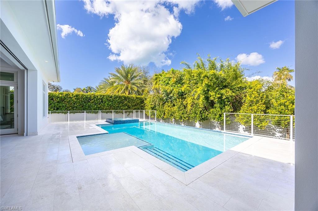 MOORINGS - Residential