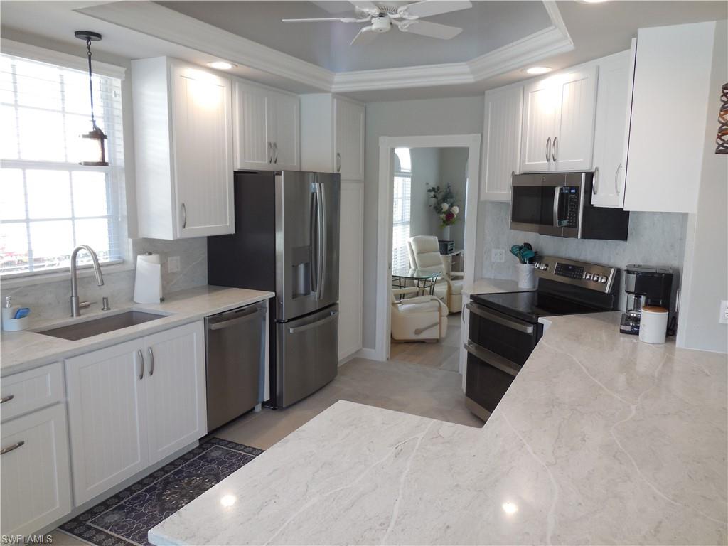 3900 Valentia WAY