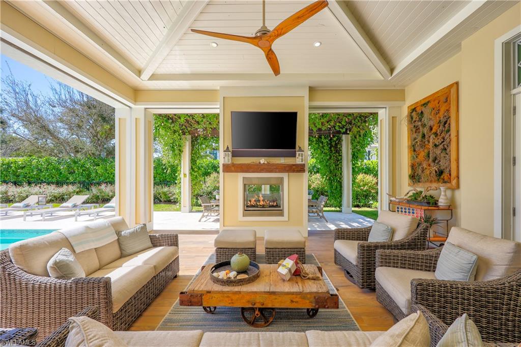 OLDE NAPLES - Residential