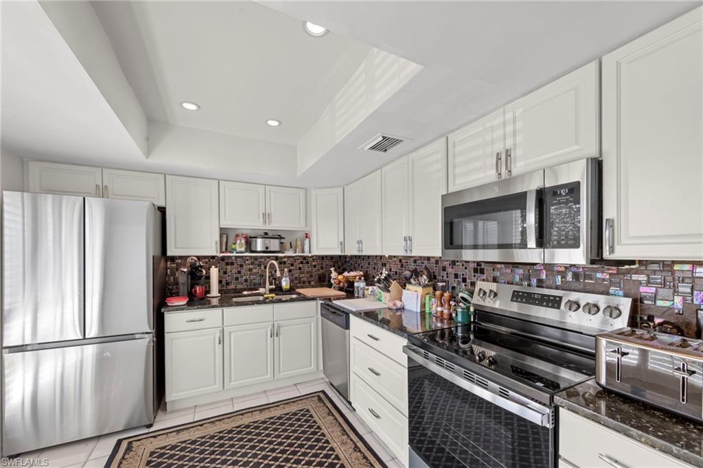 GLADES COUNTRY CLUB - Residential