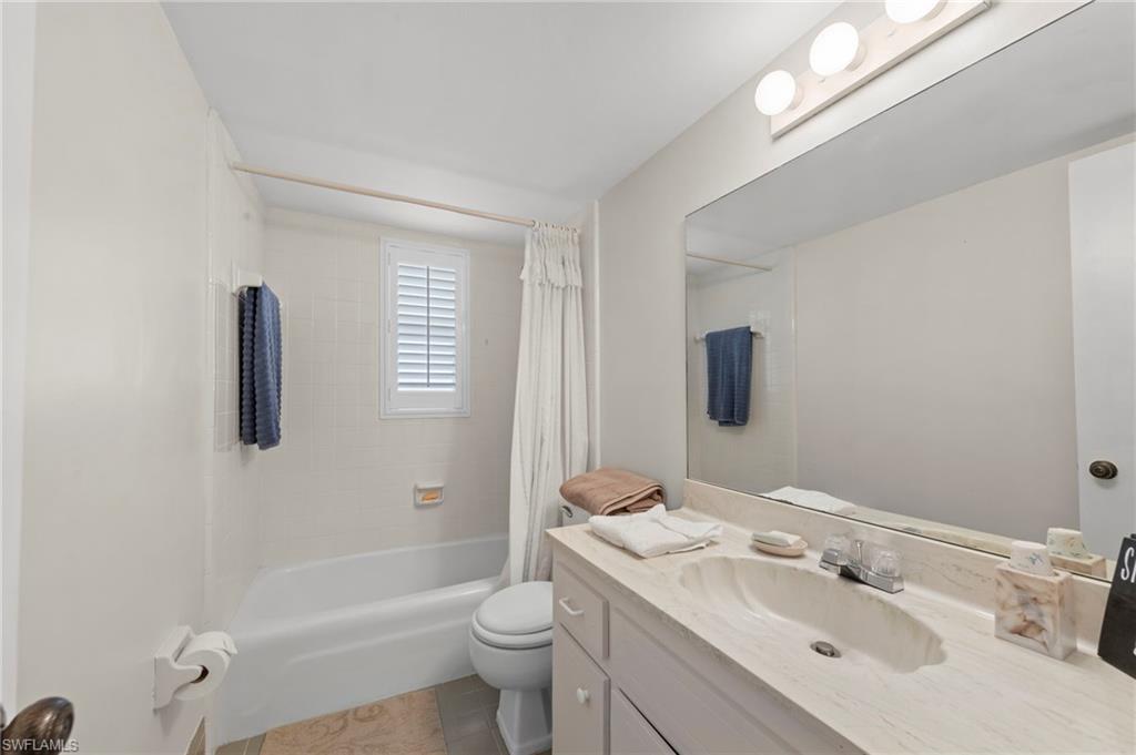 GLADES COUNTRY CLUB - Residential