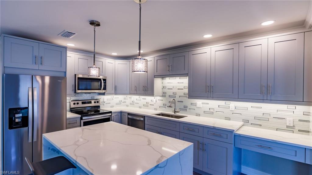 NAPLES TWIN LAKES - Residential