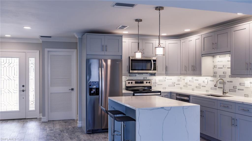 NAPLES TWIN LAKES - Residential