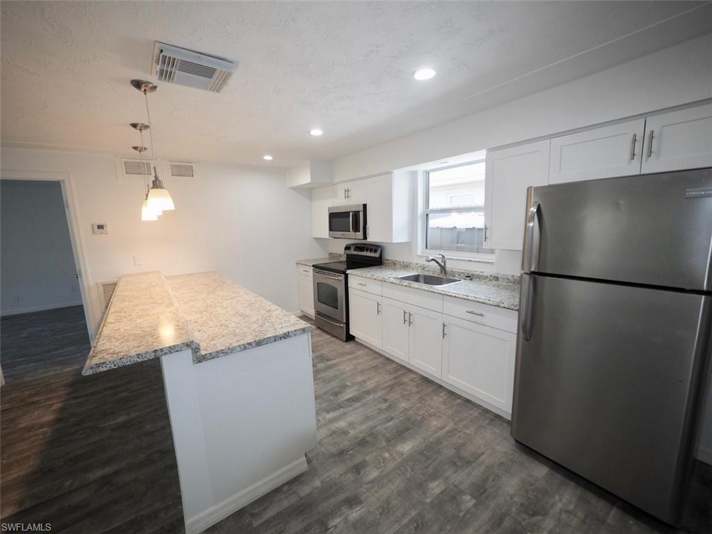 NAPLES PARK - Residential