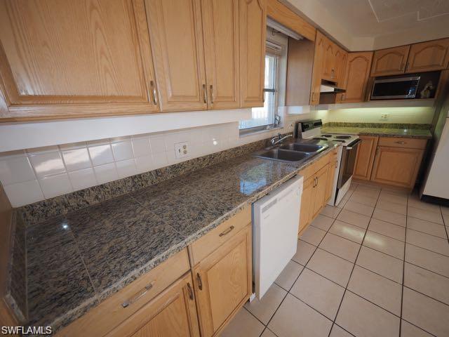 NAPLES PARK - Residential