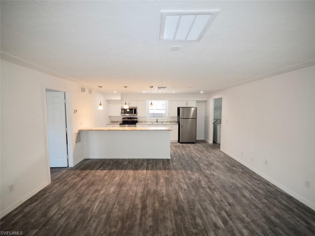 NAPLES PARK - Residential