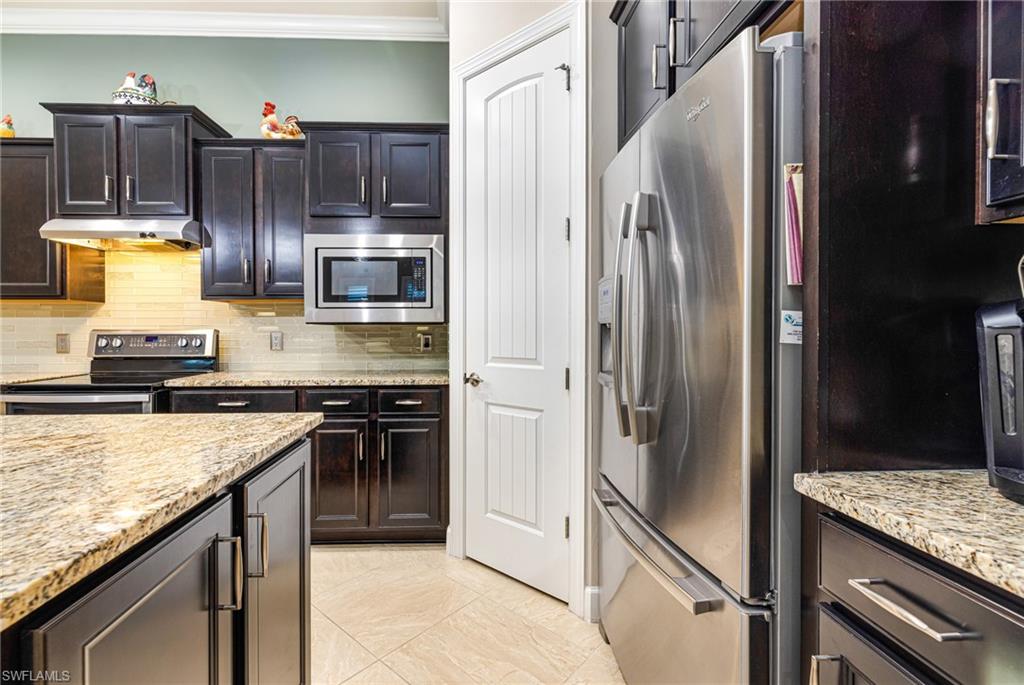 CORKSCREW SHORES - Residential