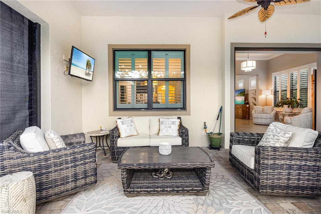 CORKSCREW SHORES - Residential