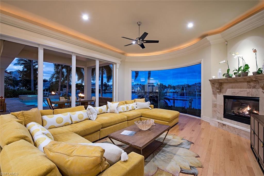 PARK SHORE - Residential