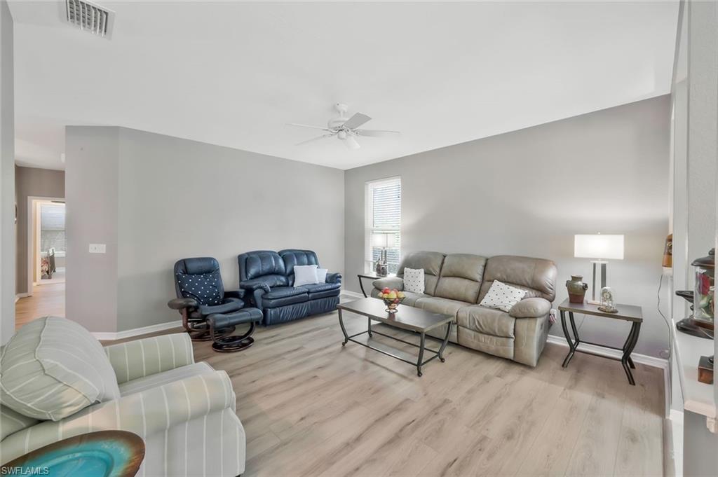 1340 Charleston Square DR 101