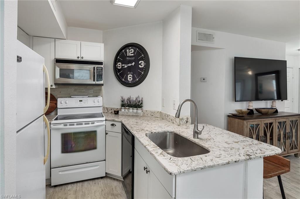 VENETIAN PALMS - Residential