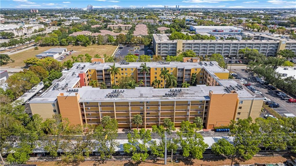 TOWERS CONDO - Residential