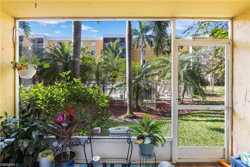 TOWERS CONDO - Residential