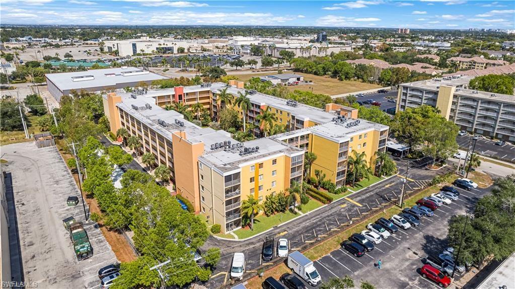 TOWERS CONDO - Residential