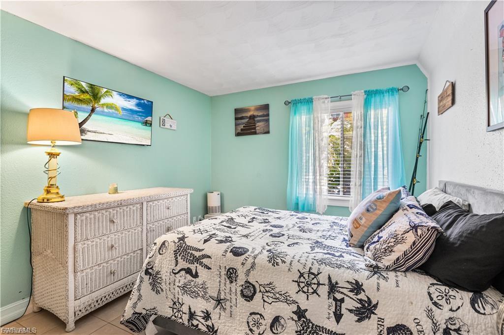 TOWERS CONDO - Residential