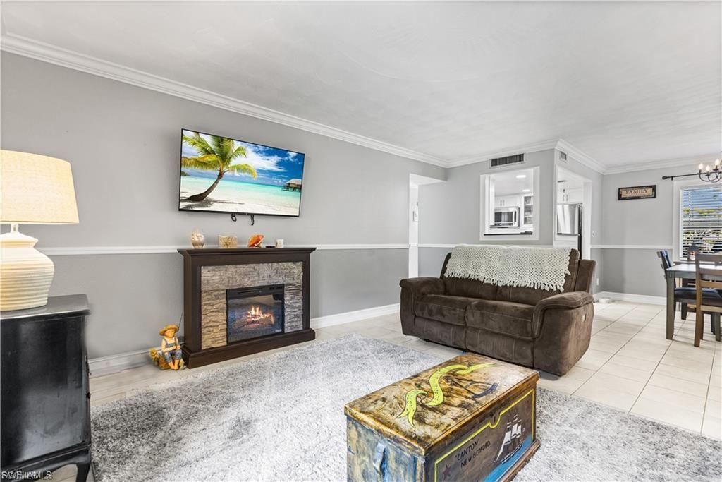 TOWERS CONDO - Residential