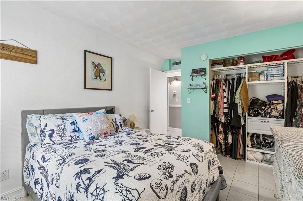 TOWERS CONDO - Residential