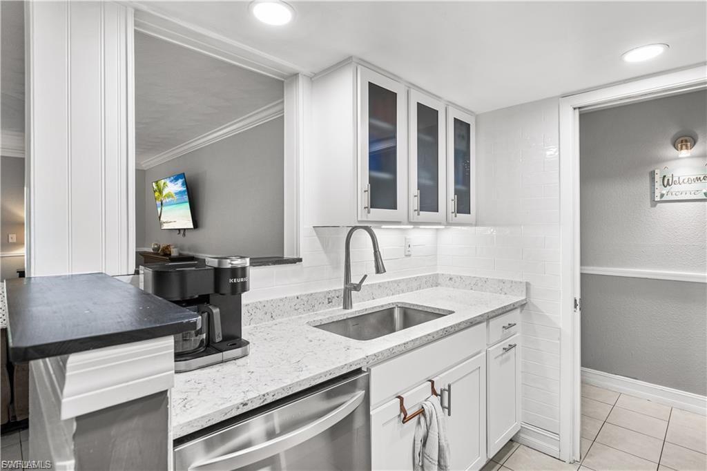 TOWERS CONDO - Residential