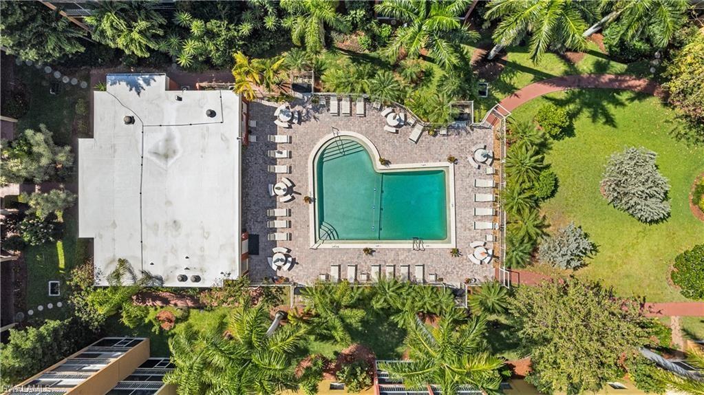 TOWERS CONDO - Residential