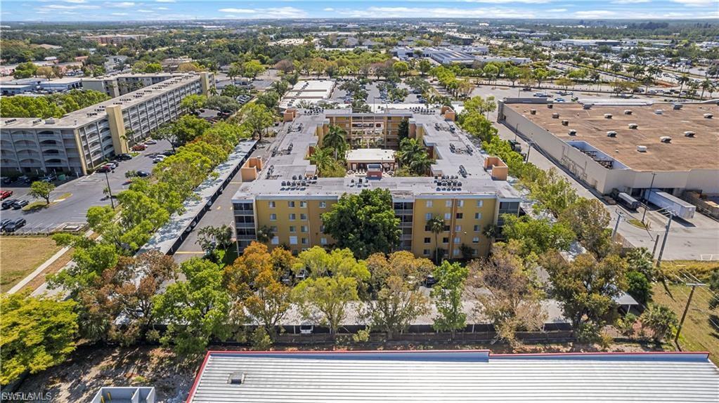 TOWERS CONDO - Residential