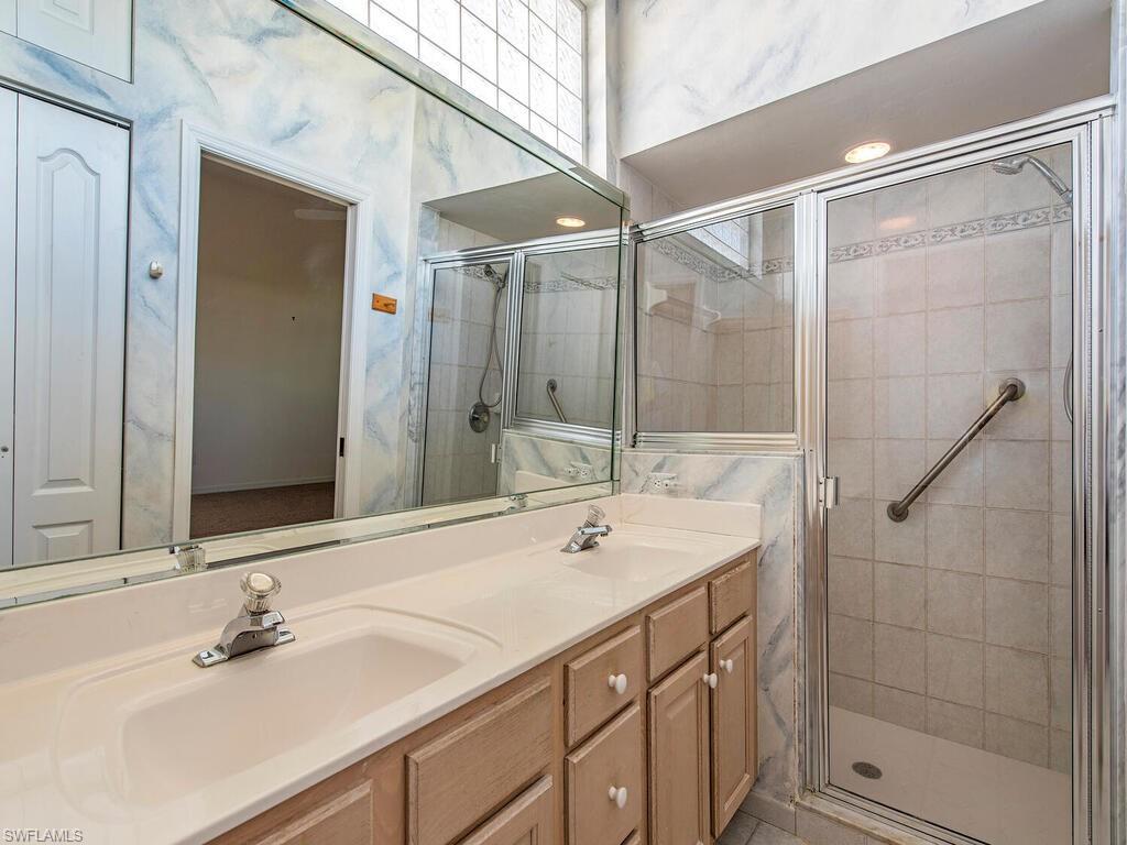 LEXINGTON AT LONE OAK - Residential