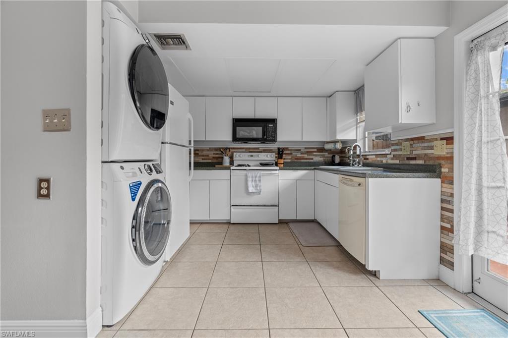 PALM CREST VILLAS - Residential