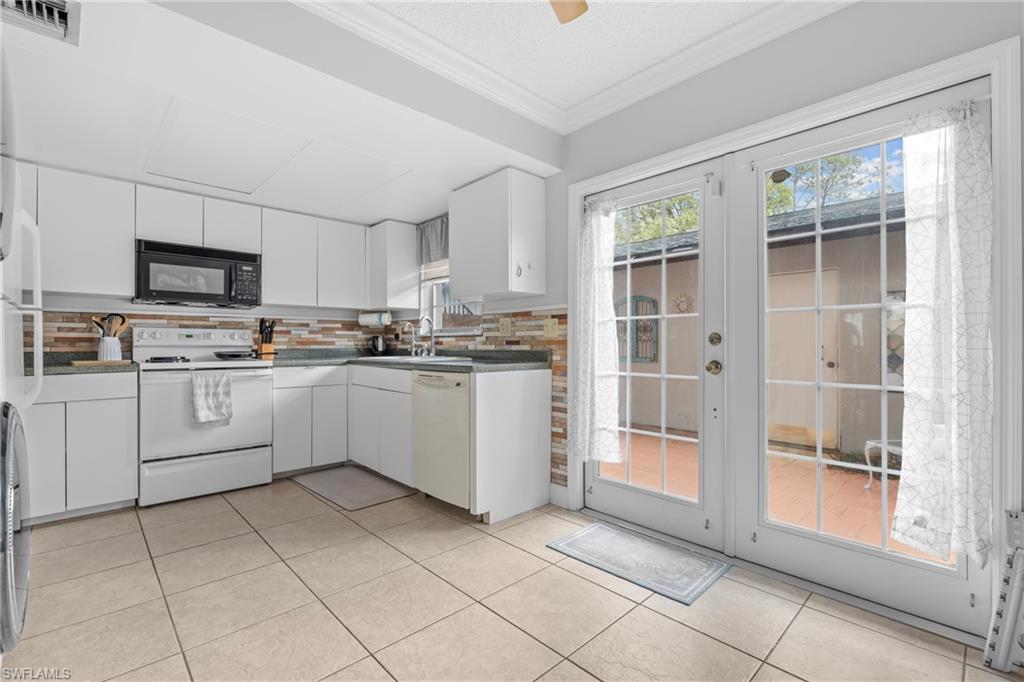 PALM CREST VILLAS - Residential