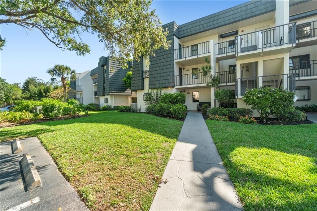 Photo of 1526 Oyster Catcher PT #1526A, NAPLES, FL 34105 (MLS # 226020237)