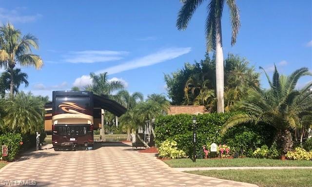 PELICAN LAKE RV RESORT - Land