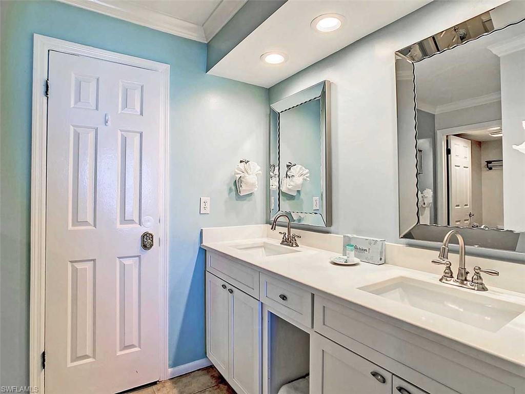 POINTE SANTO DE SANIBEL CONDO - Residential