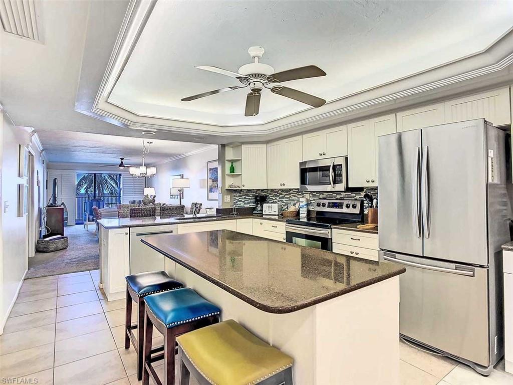 POINTE SANTO DE SANIBEL CONDO - Residential