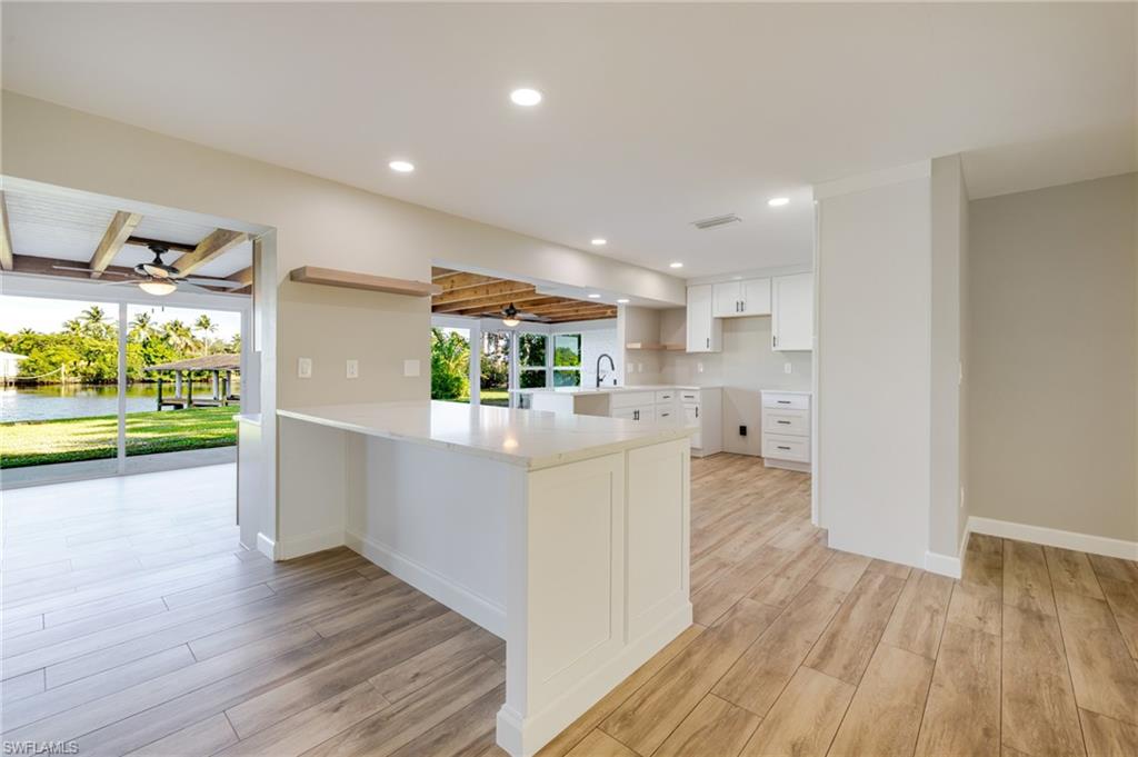 PARADISE SHORES - Residential