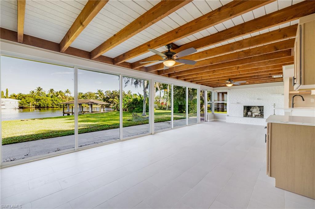 PARADISE SHORES - Residential