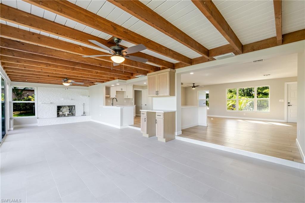 PARADISE SHORES - Residential