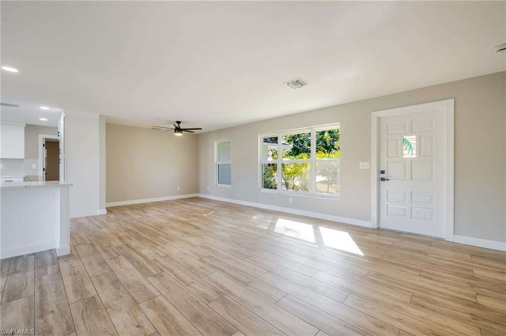 PARADISE SHORES - Residential