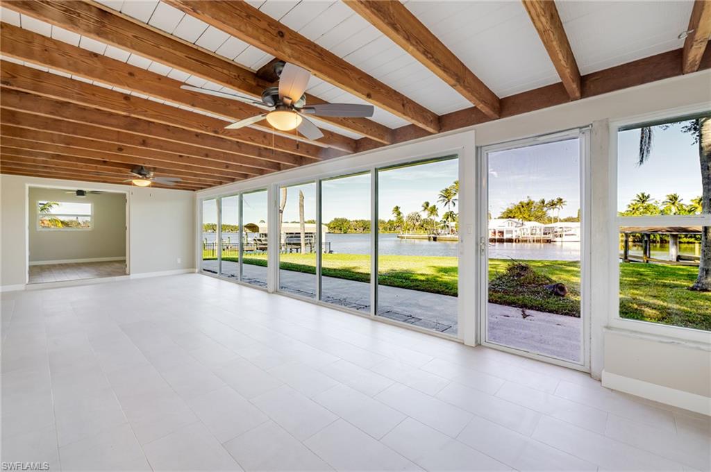 PARADISE SHORES - Residential