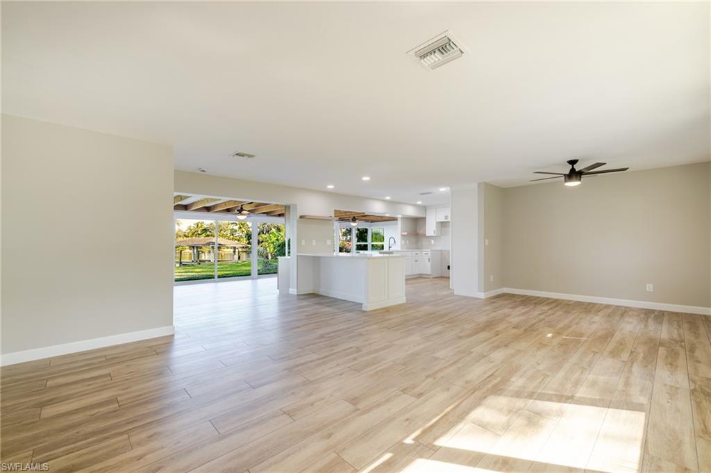 PARADISE SHORES - Residential