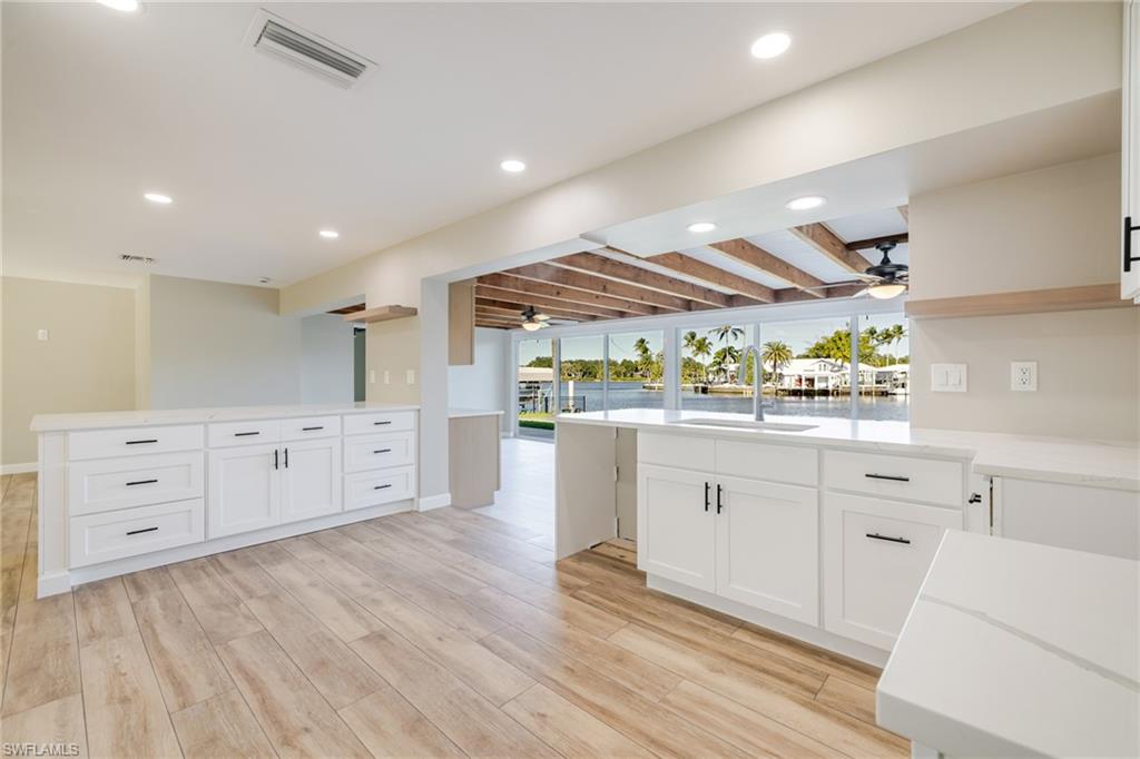 PARADISE SHORES - Residential