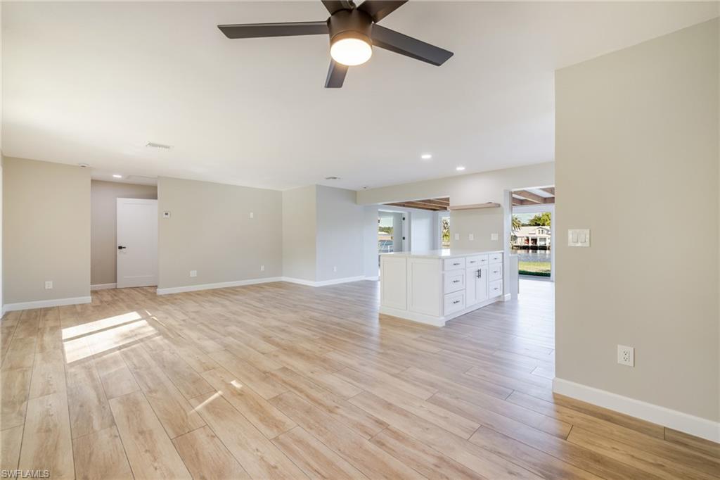 PARADISE SHORES - Residential