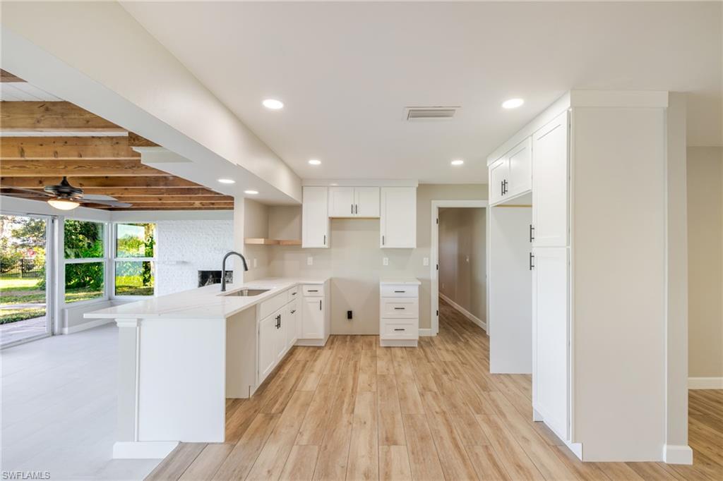 PARADISE SHORES - Residential