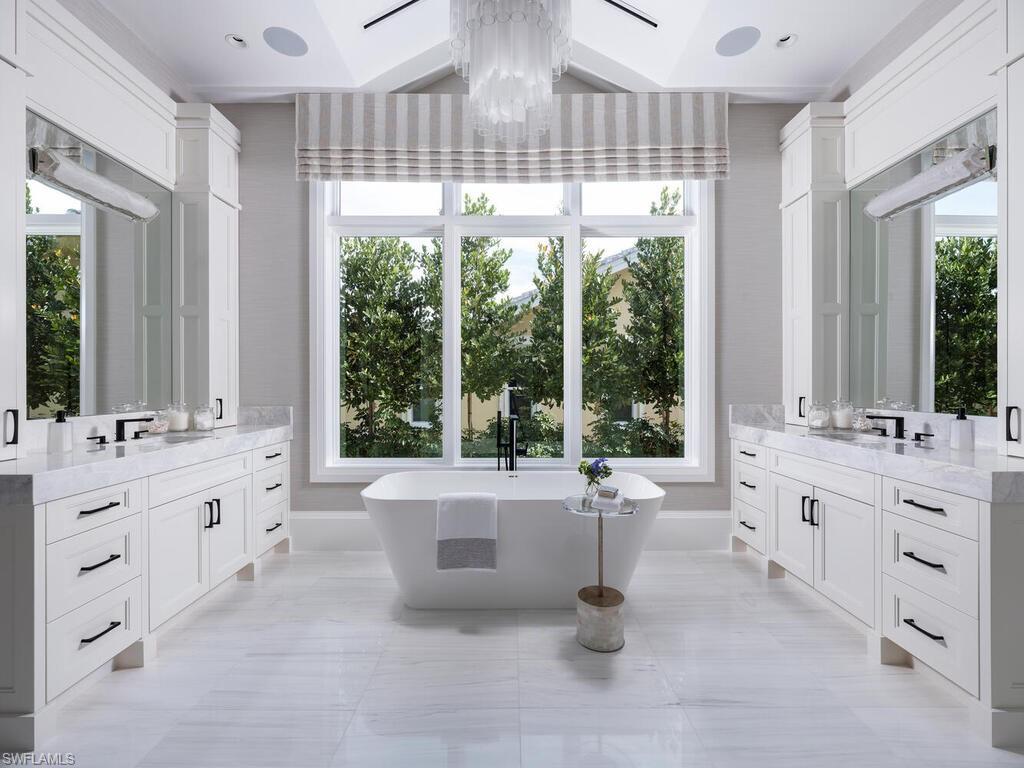 PARK SHORE - Residential