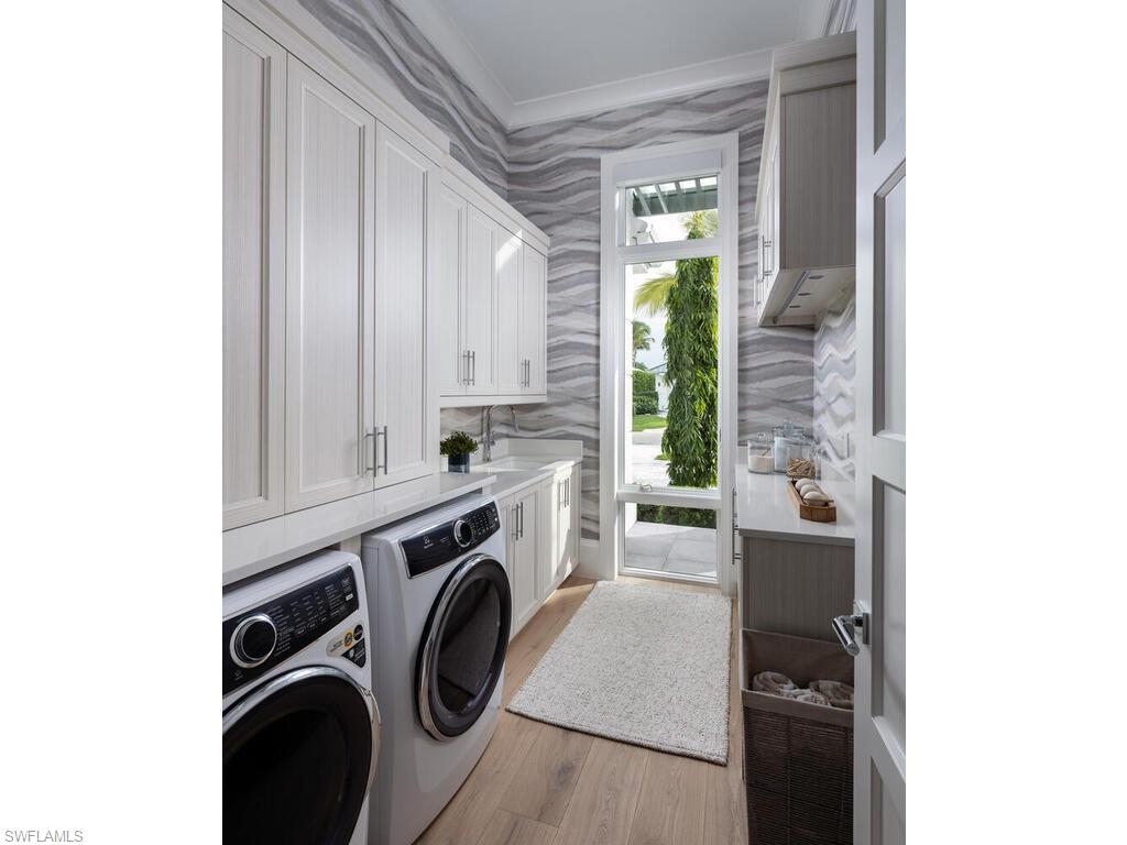 PARK SHORE - Residential