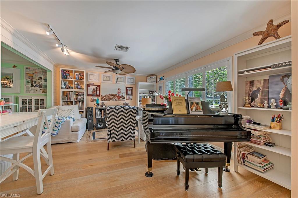 LAKEWOOD - Residential