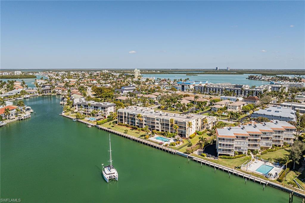 BAYSIDE CLUB - Residential